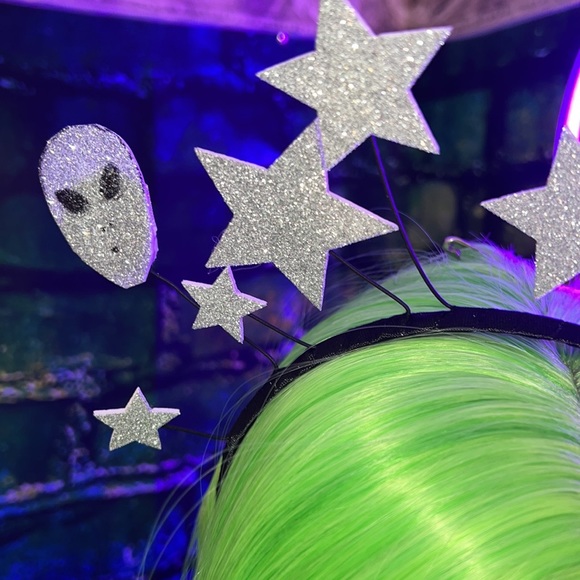 EUC White Rave Skirt - Picture 6 of 8